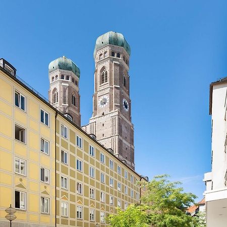 2 BR top floor apartment direct on Marienplatz München Buitenkant foto
