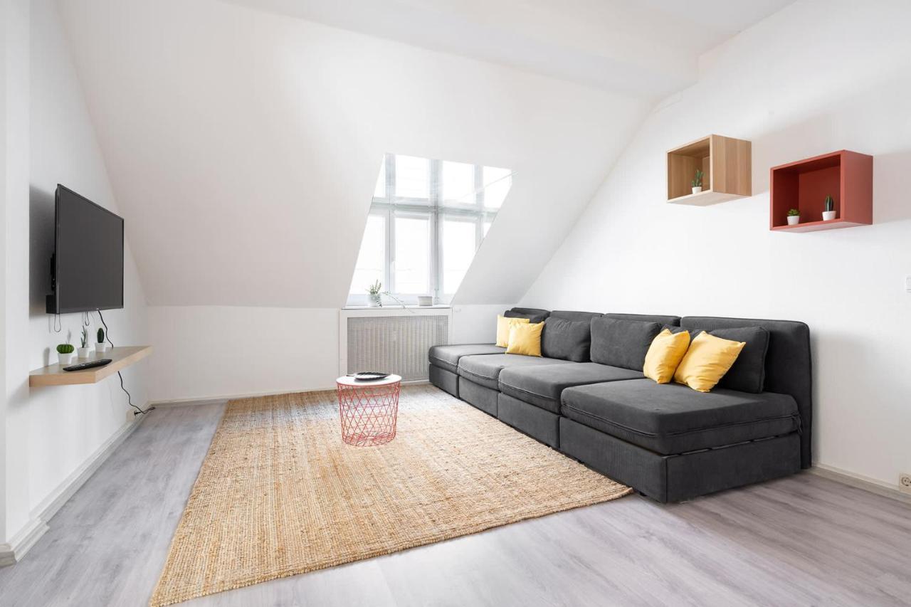 2 BR top floor apartment direct on Marienplatz München Buitenkant foto