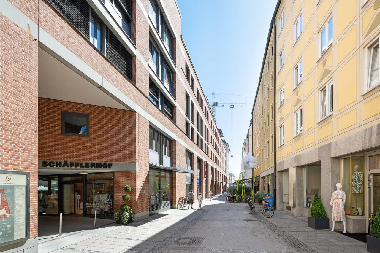 2 BR top floor apartment direct on Marienplatz München Buitenkant foto